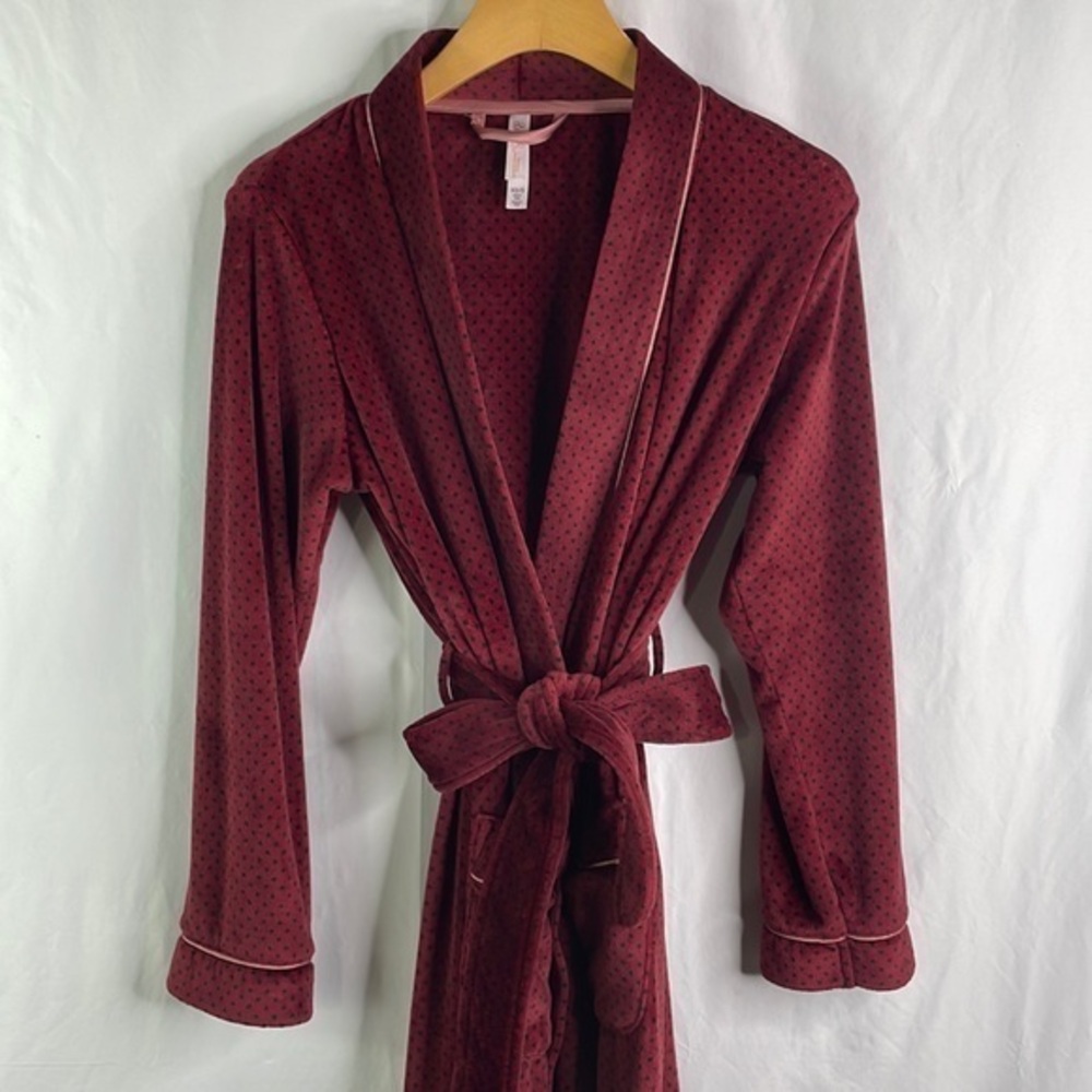 Gilligan & O’Malley burgundy and black polka dot velour robe